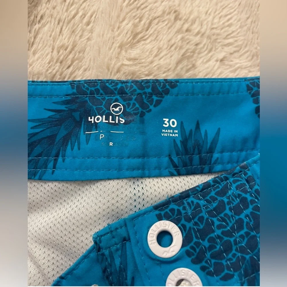Hollister euc blue